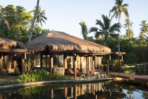 Hotel Coconuts Beach Club & Resort